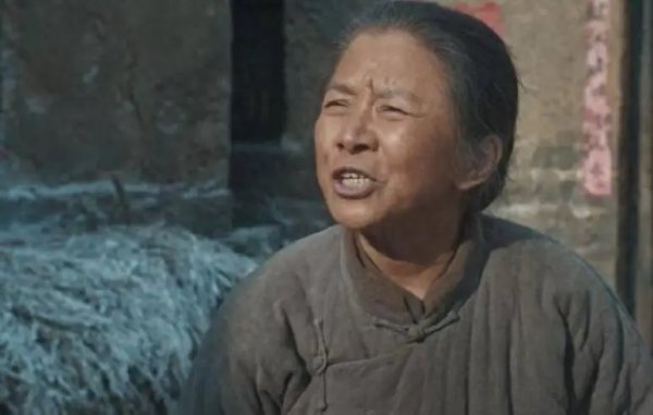 融易盈 戏里土气戏外美，《生万物》最大惊喜不是杨幂是她